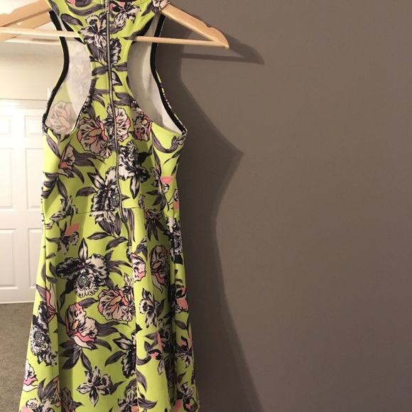 Floral yellow skater dress - Picture 2 of 4